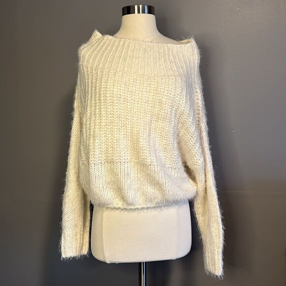 Love Tree  - Eyelash Knit On Off Shoulder Cream off white sweater sz L - Picture 2 of 8